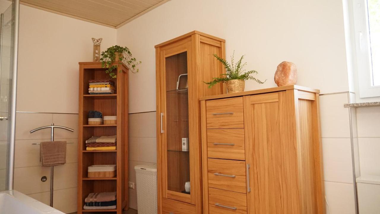 Grosse Helle Ferienwohnung Mit Balkon, Ruhig Gelegen Mit Guter Verkehrsanbindung Bad Berneck im Fichtelgebirge Exterior foto