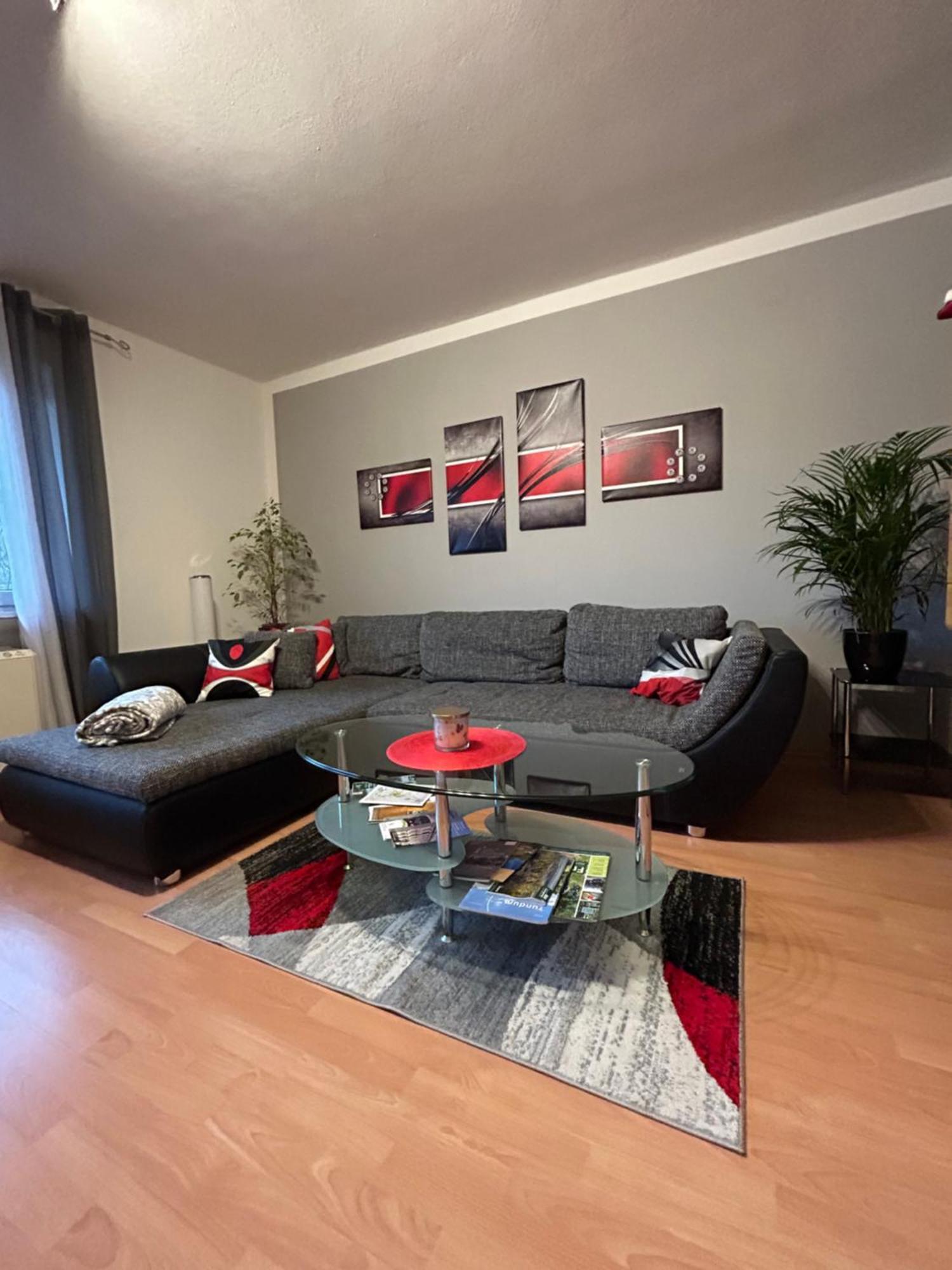 Grosse Helle Ferienwohnung Mit Balkon, Ruhig Gelegen Mit Guter Verkehrsanbindung Bad Berneck im Fichtelgebirge Exterior foto